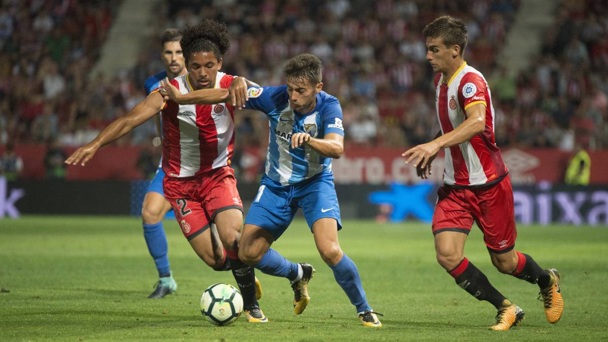 Jony durante un partido del Málaga (FOTO - AS)