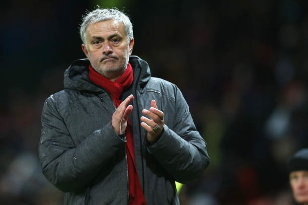 José Mourinho con el Manchester United (FOTO - Daily Star)