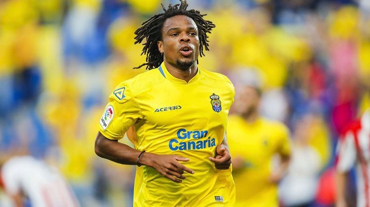 Löic Remy en un partido de Las Palmas (FOTO - Gol Digital)