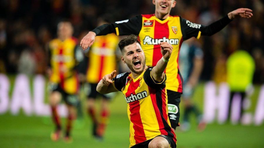Cristian López celebrando un gol con el Lens