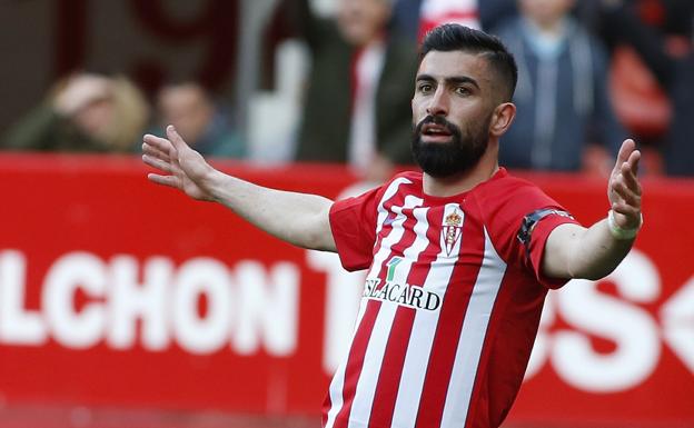 Michael Santos con el Sporting de Gijón (FOTO - El Comercio)